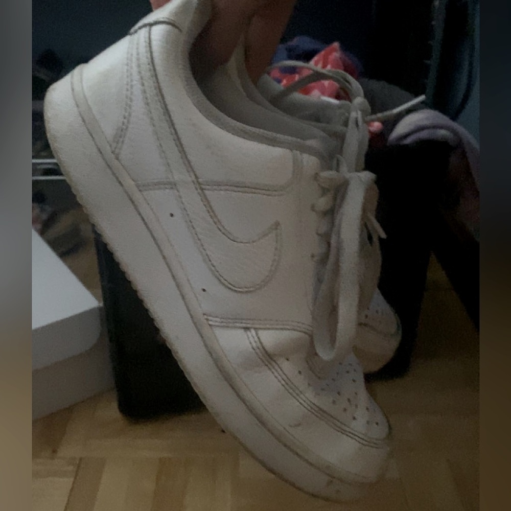 Nike Low Courts